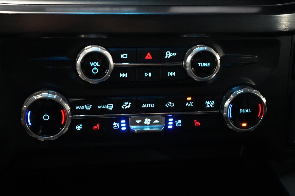 Certified 2025 Ford F250 Lariat w/ Tremor Off-Road Package AWD/4WD image 32
