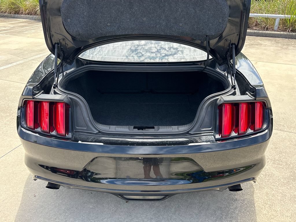 Certified 2017 Ford Mustang Coupe RWD image 28