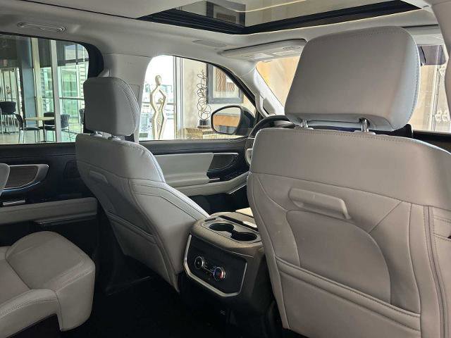 Certified 2025 Ford Expedition Platinum w/ Driver's Package AWD/4WD image 27