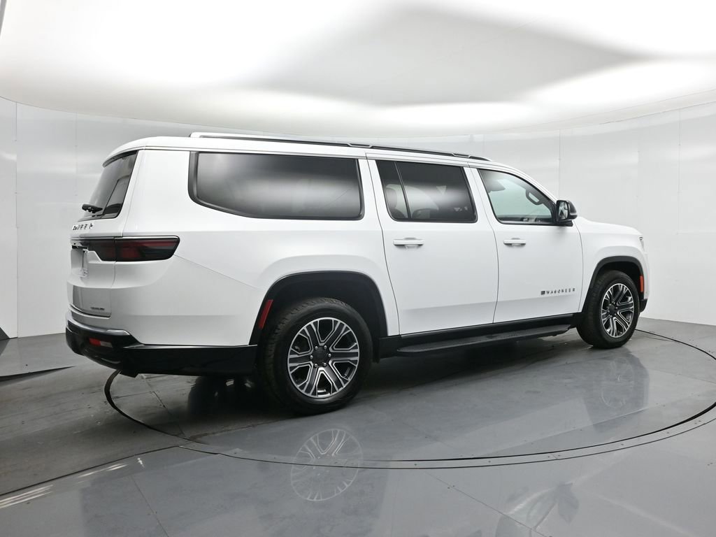Used 2024 Jeep Wagoneer L Series II image 12