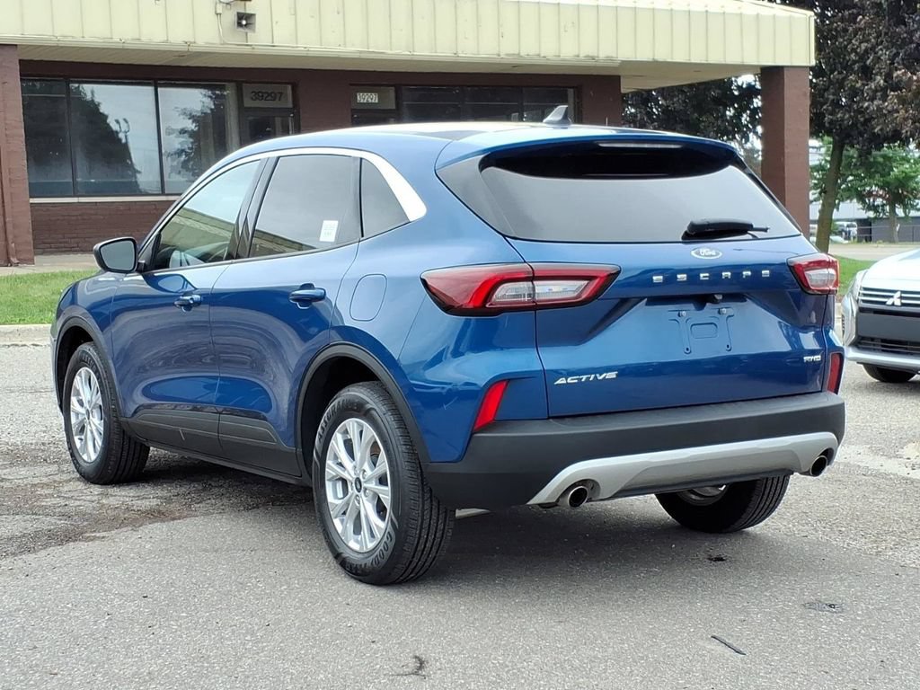 Certified 2023 Ford Escape Active AWD/4WD image 3