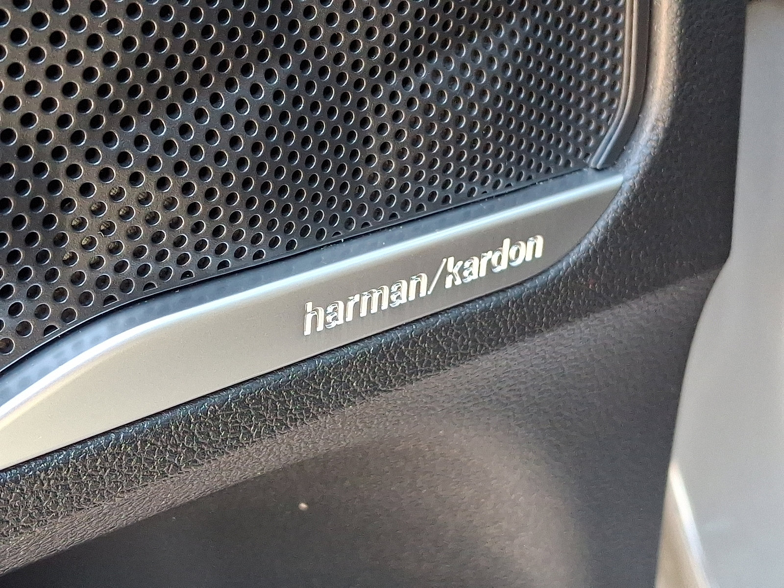 Used 2023 Hyundai Santa Fe Limited image 33