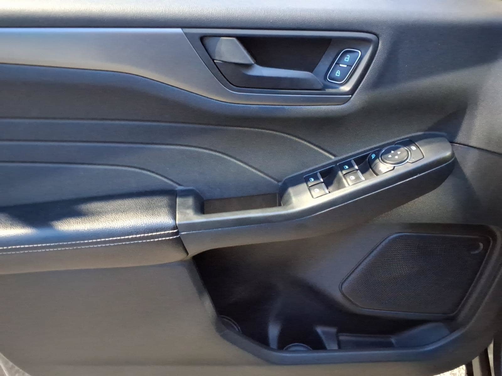 Certified 2024 Ford Escape Active AWD/4WD image 8