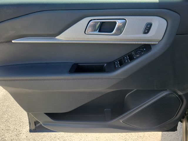 Certified 2025 Ford Explorer Active w/ Active Comfort Package RWD image 16