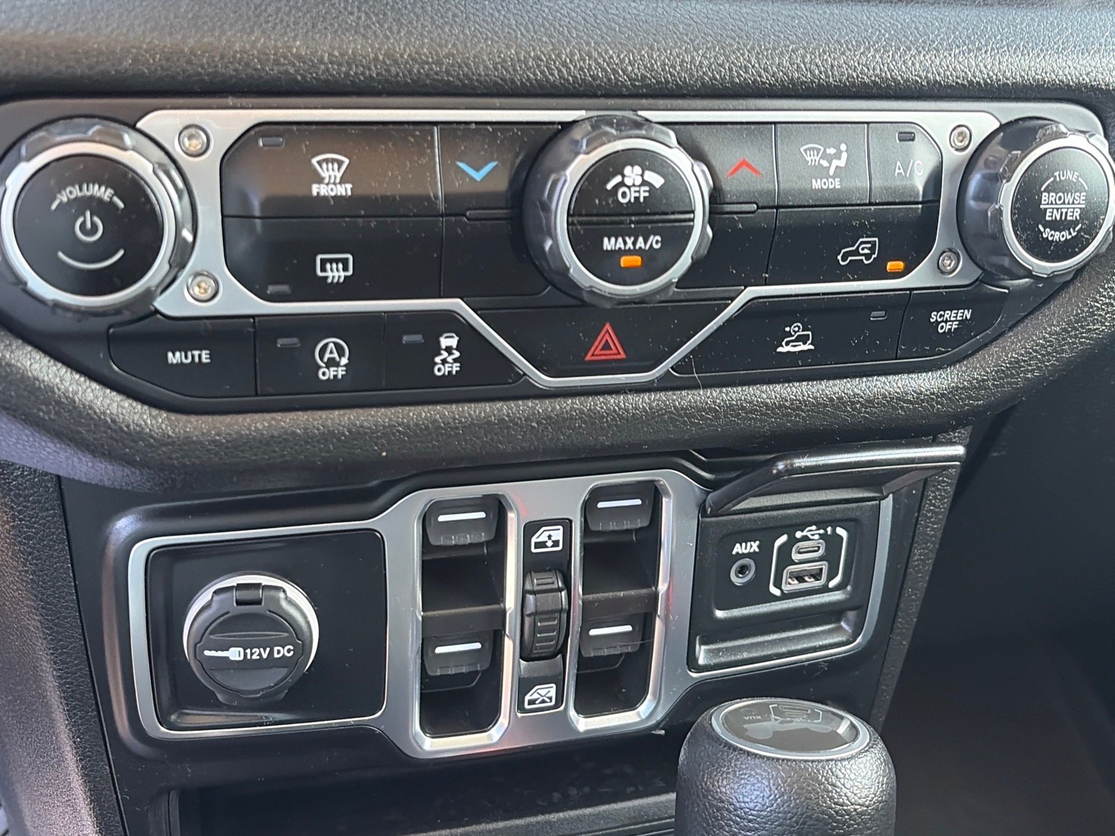 Used 2024 Jeep Wrangler Unlimited Sport AWD/4WD image 13