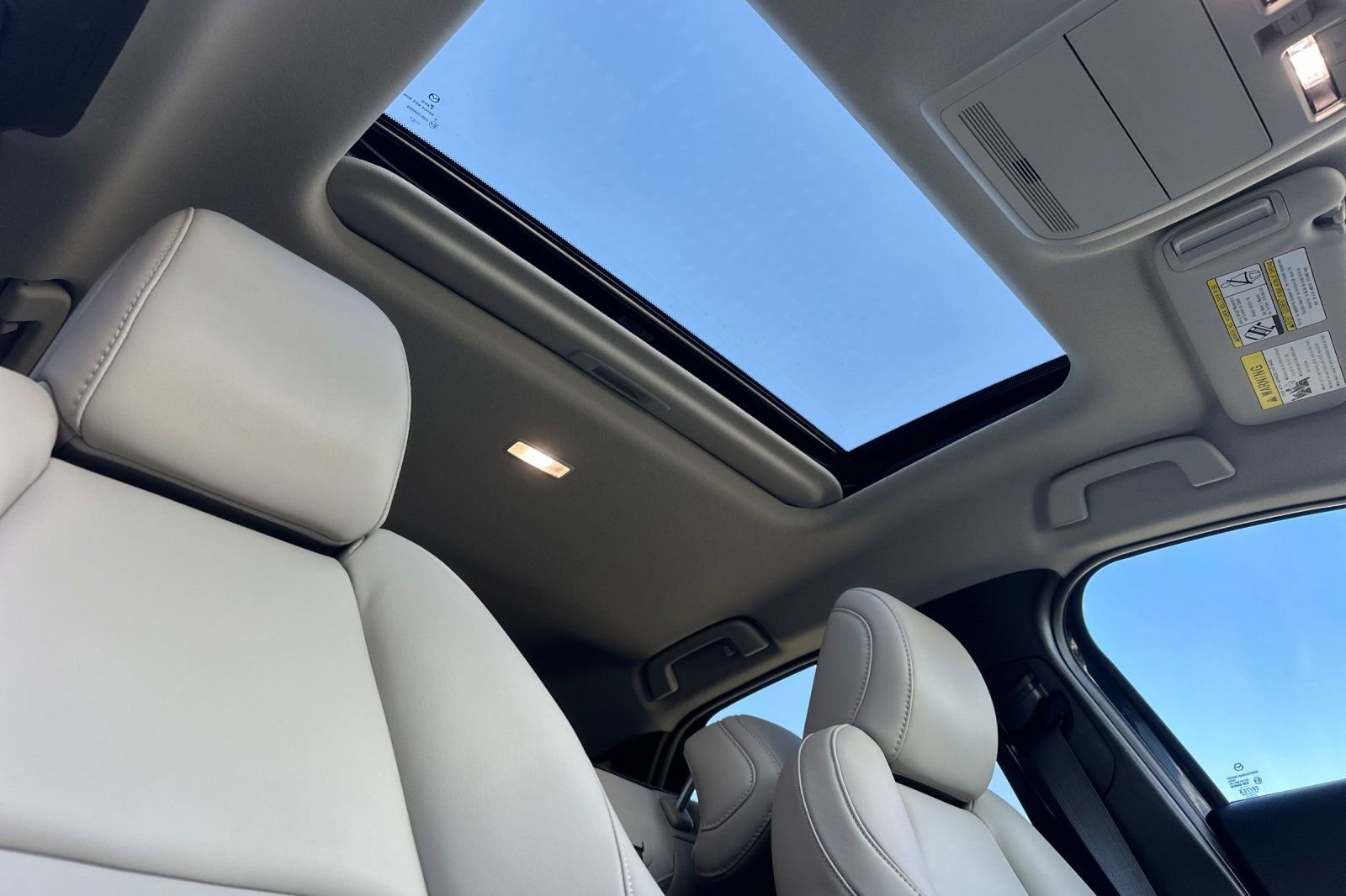 Used 2024 MAZDA CX-30 AWD 2.5 S w/ Preferred Package image 19