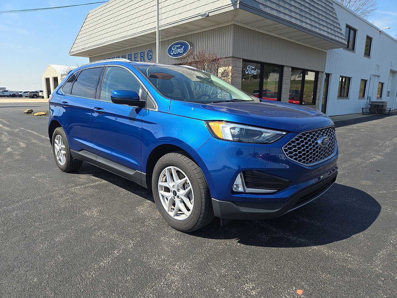 Certified 2024 Ford Edge SEL w/ Convenience Package AWD/4WD image 6