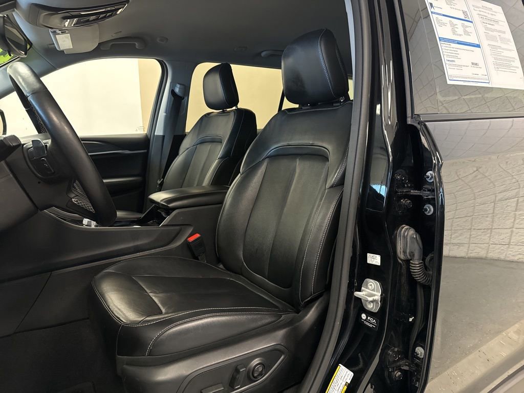 Used 2022 Jeep Grand Cherokee L Limited image 22