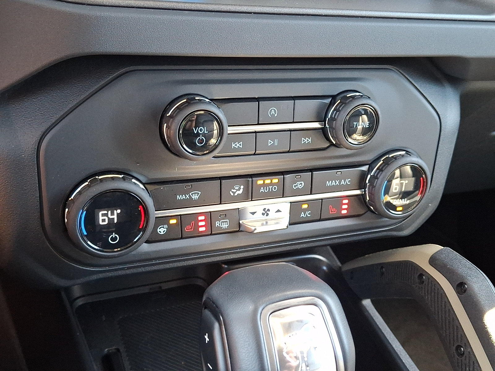 Certified 2025 Ford Bronco Badlands AWD/4WD image 18