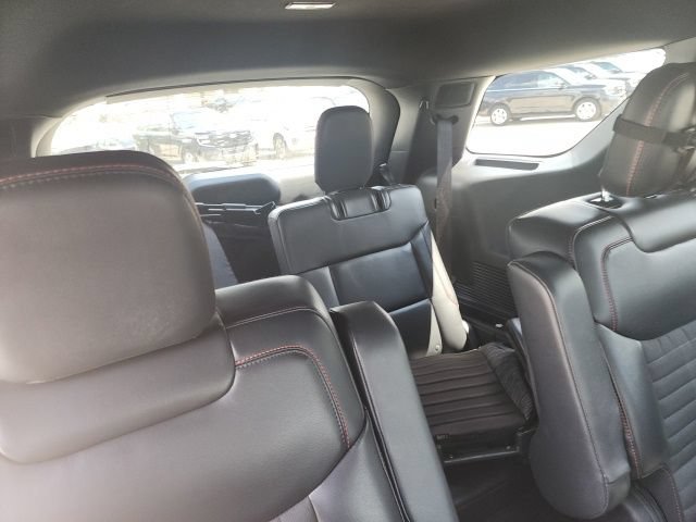 Certified 2025 Ford Explorer ST-Line AWD/4WD image 37