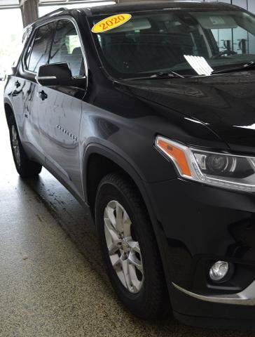 Used 2020 Chevrolet Traverse LT w/ Driver Confidence II Package AWD/4WD image 8