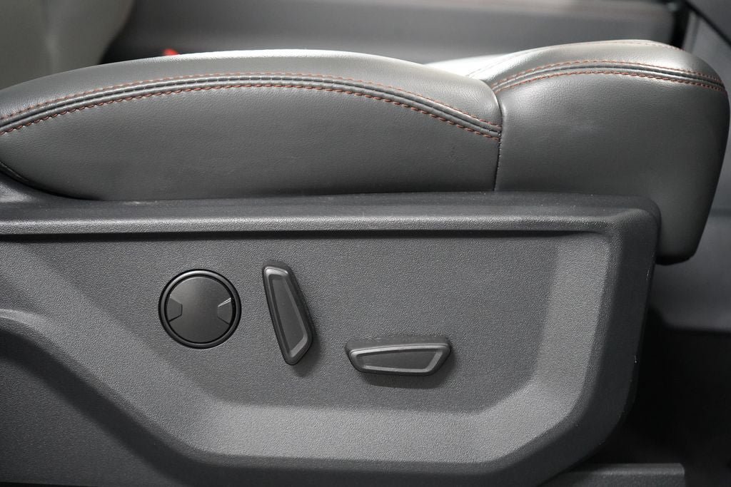 Certified 2025 Ford Expedition Active AWD/4WD image 34