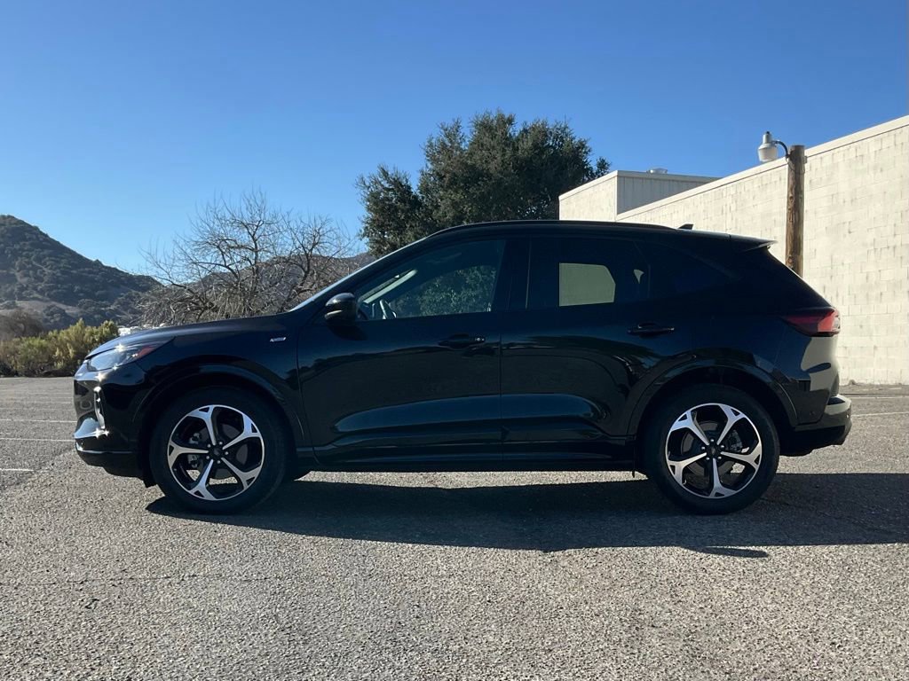 Certified 2024 Ford Escape ST-Line Elite w/ Premium Technology Package image 5