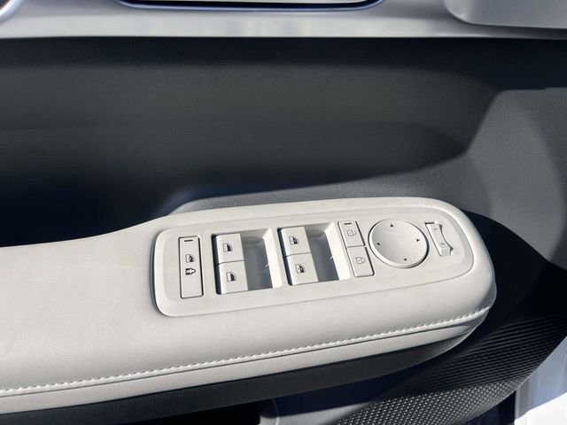 Used 2025 Hyundai Santa Fe SEL image 11