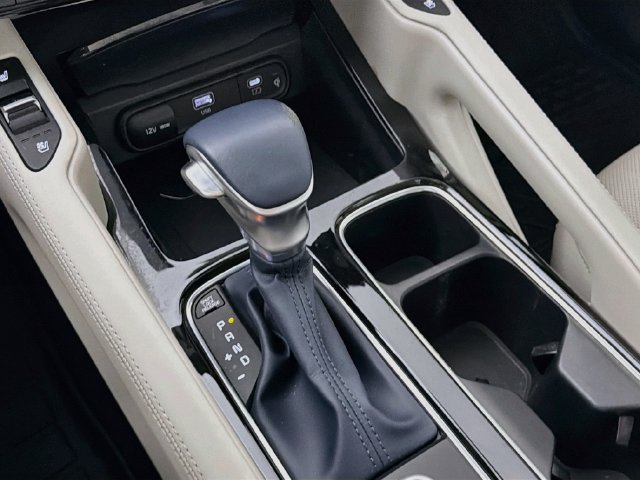 Used 2024 Kia Telluride EX w/ EX Captain's Chair Package FWD image 20