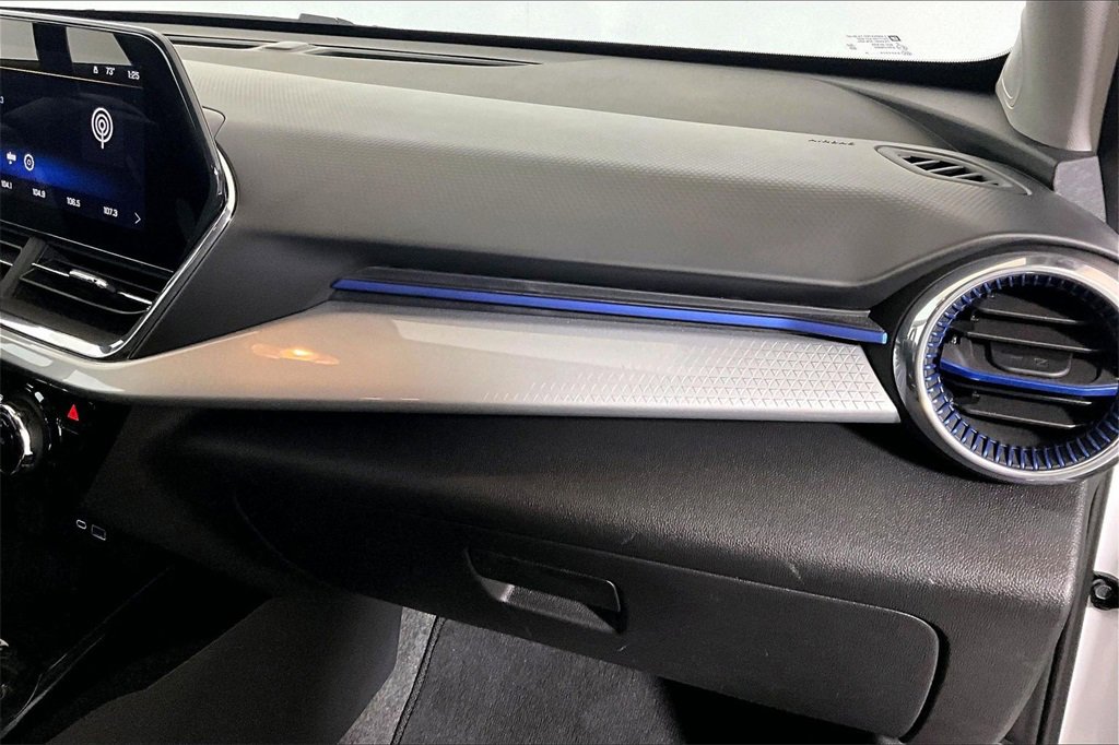 Used 2025 Chevrolet Trax LT w/ LT Convenience Package image 12