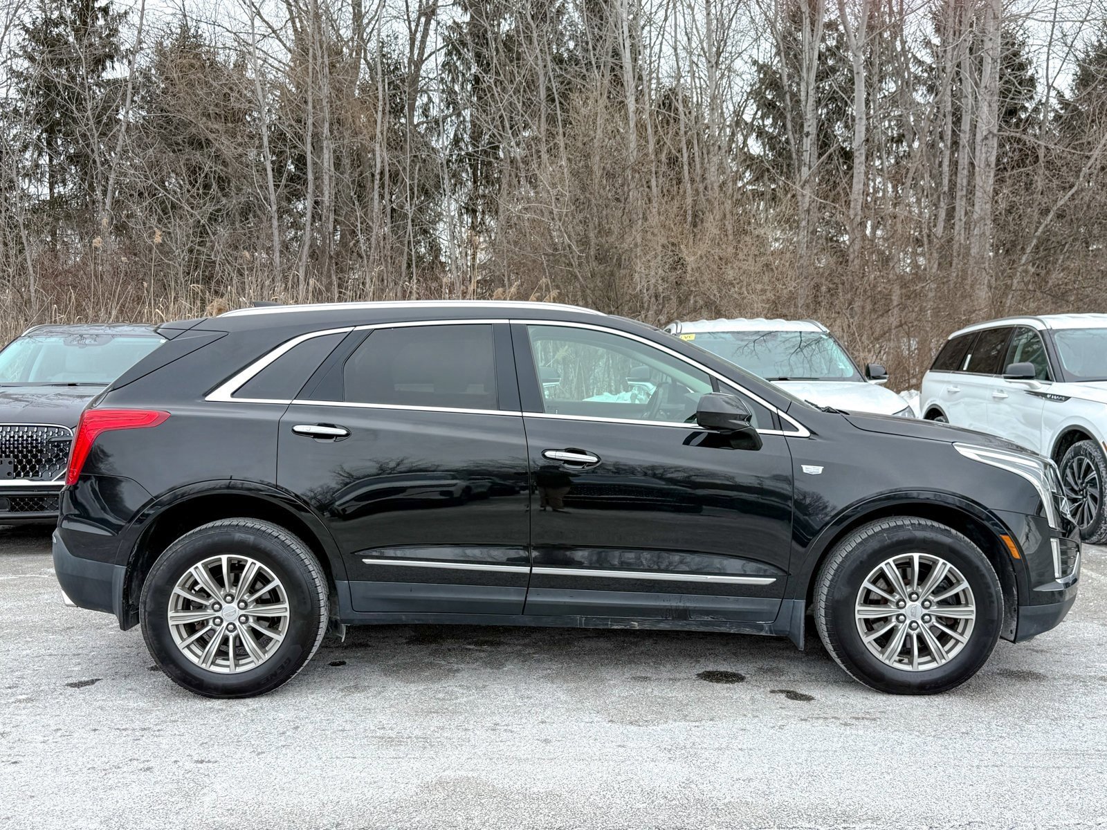 Used 2018 Cadillac XT5 Luxury w/ Driver Awareness Package image 2