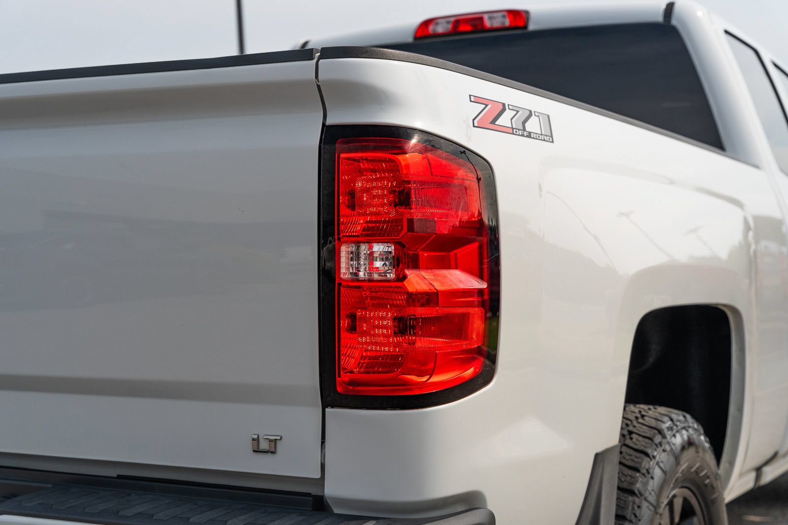 Used 2018 Chevrolet Silverado 1500 LT w/ All Star Edition AWD/4WD image 14