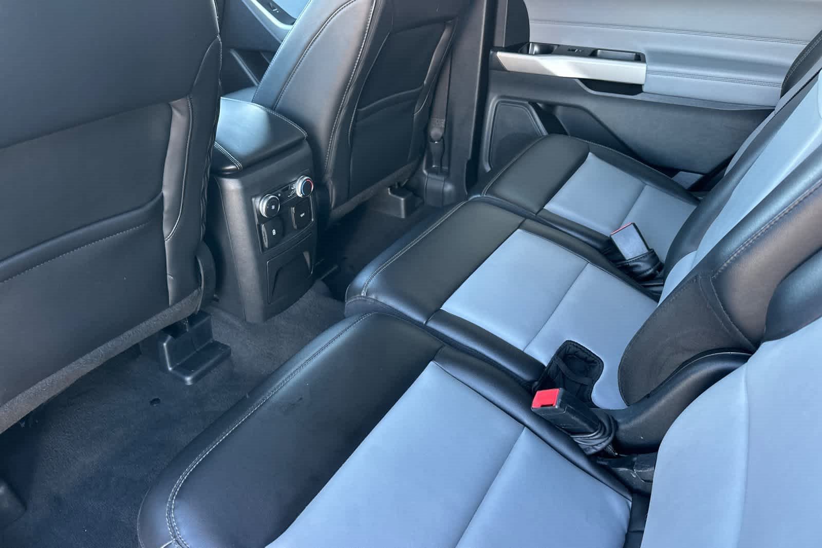 Certified 2022 Ford Explorer XLT w/ Equipment Group 202A image 10