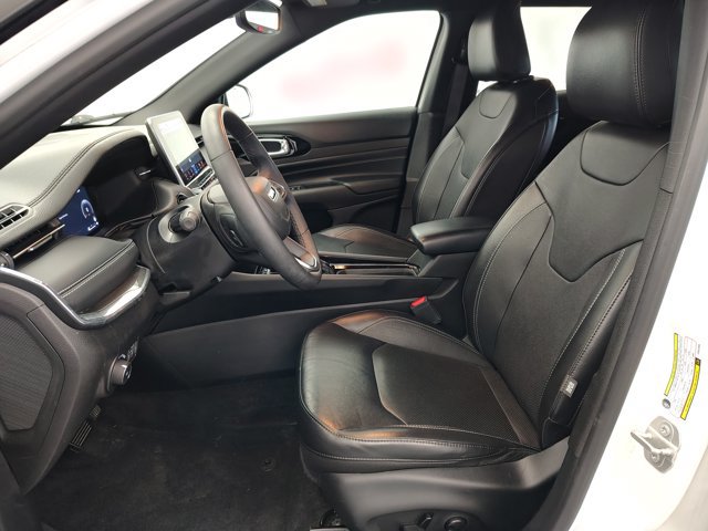 Used 2023 Jeep Compass High Altitude AWD/4WD image 11