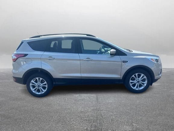Certified 2018 Ford Escape SE w/ SE Sync 3 Package FWD image 6