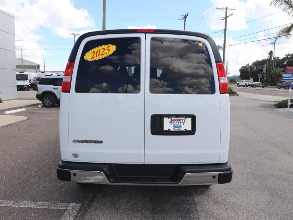 Used 2025 Chevrolet Express 3500 LT w/ LT Preferred Equipment Group RWD image 16