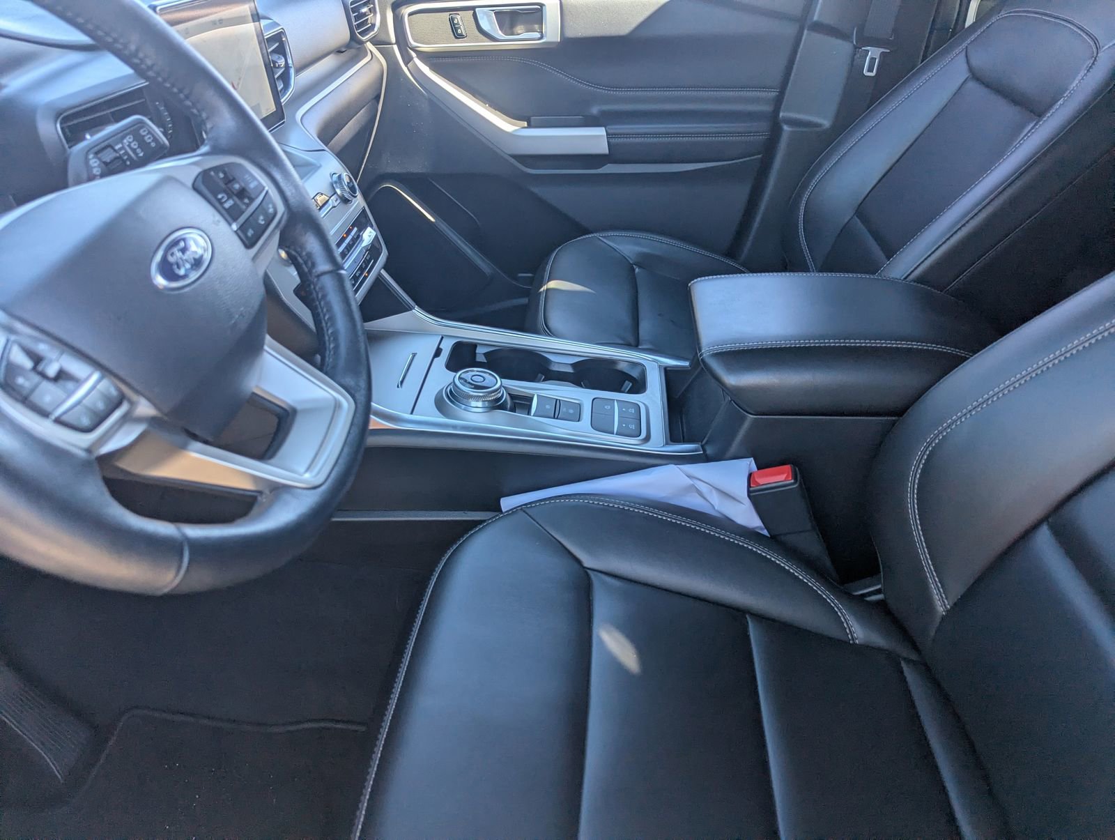 Certified 2022 Ford Explorer XLT w/ Equipment Group 202A image 18