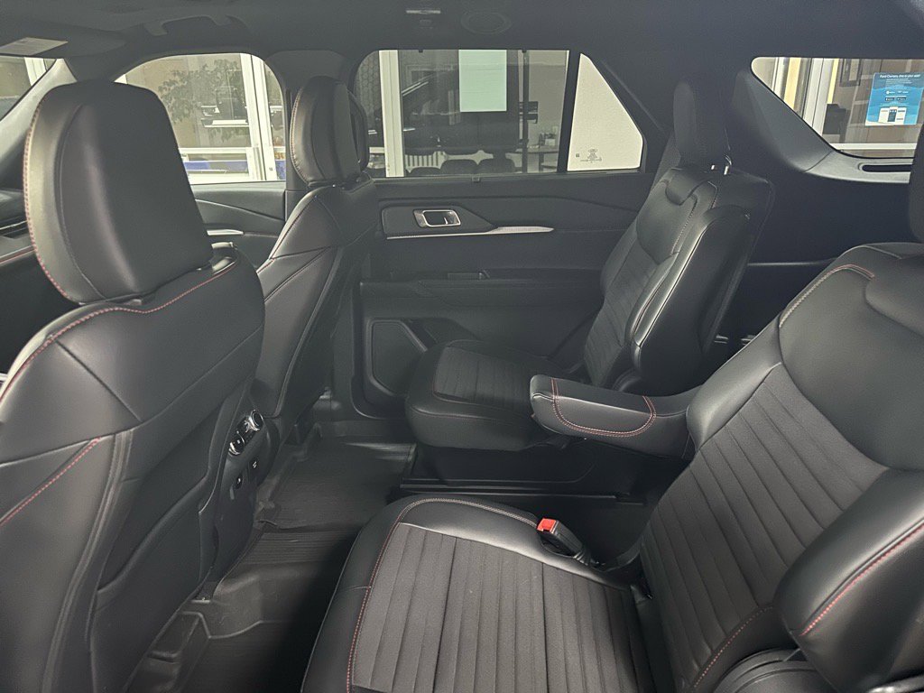 Certified 2025 Ford Explorer ST-Line w/ Premium Package image 26