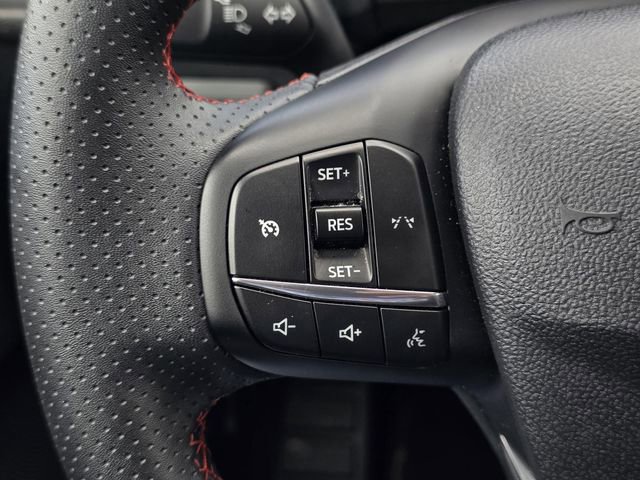 Certified 2025 Ford Escape ST-Line AWD/4WD image 16