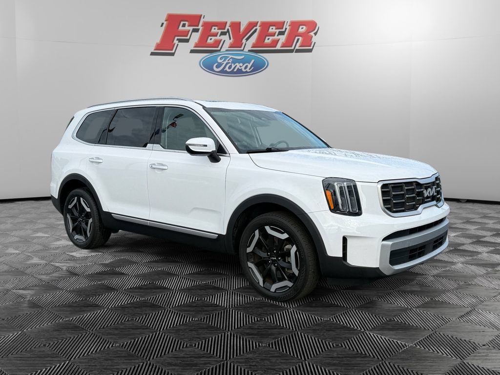 Used 2025 Kia Telluride S FWD image 7