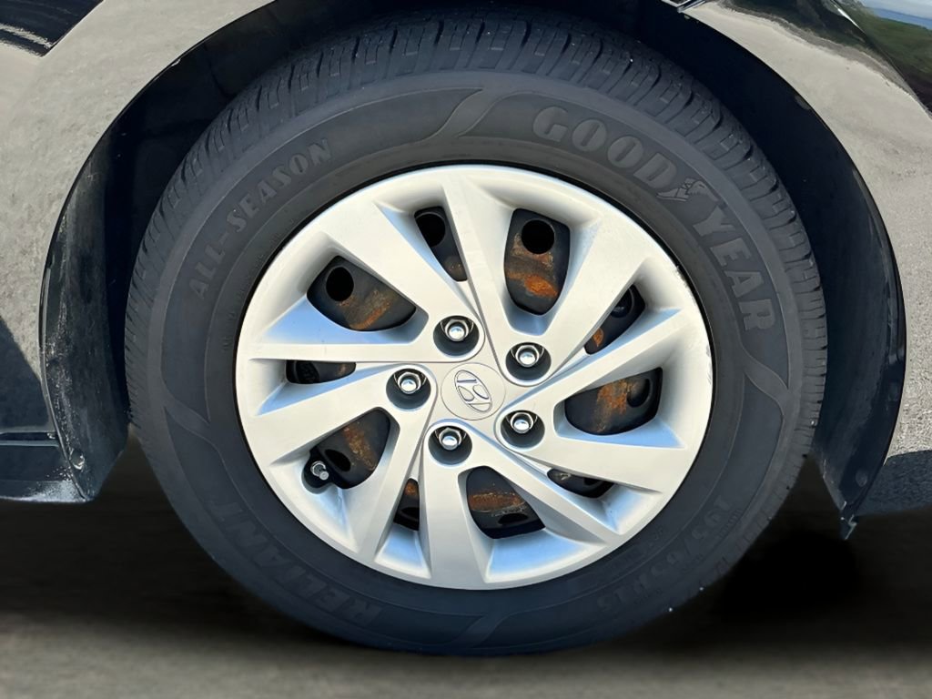 Used 2020 Hyundai Elantra SE image 13