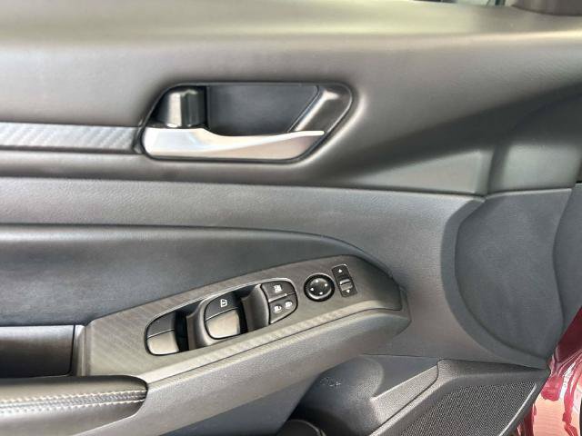 Used 2025 Nissan Altima 2.5 SV FWD image 24