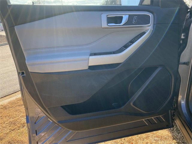 Certified 2021 Ford Explorer XLT w/ Equipment Group 202A image 17