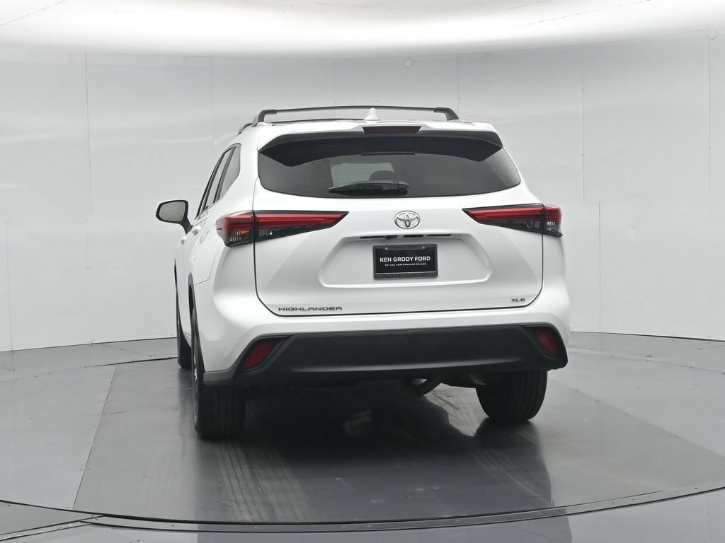 Used 2023 Toyota Highlander XLE FWD image 31