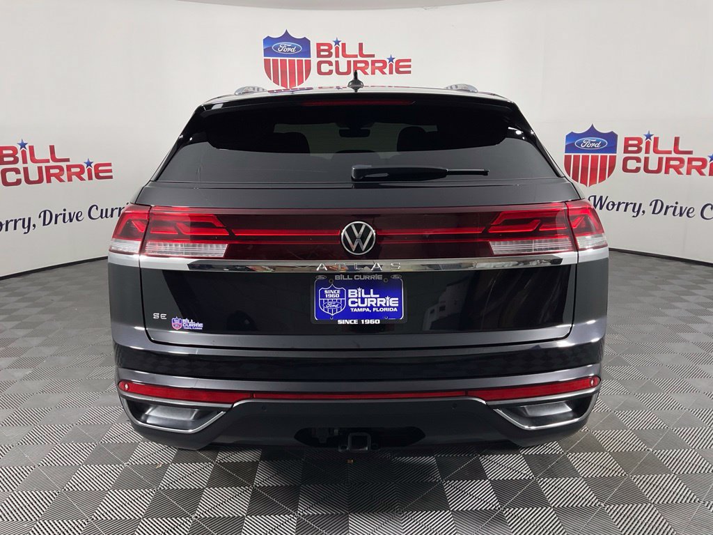 Used 2024 Volkswagen Atlas Cross Sport SE FWD image 4