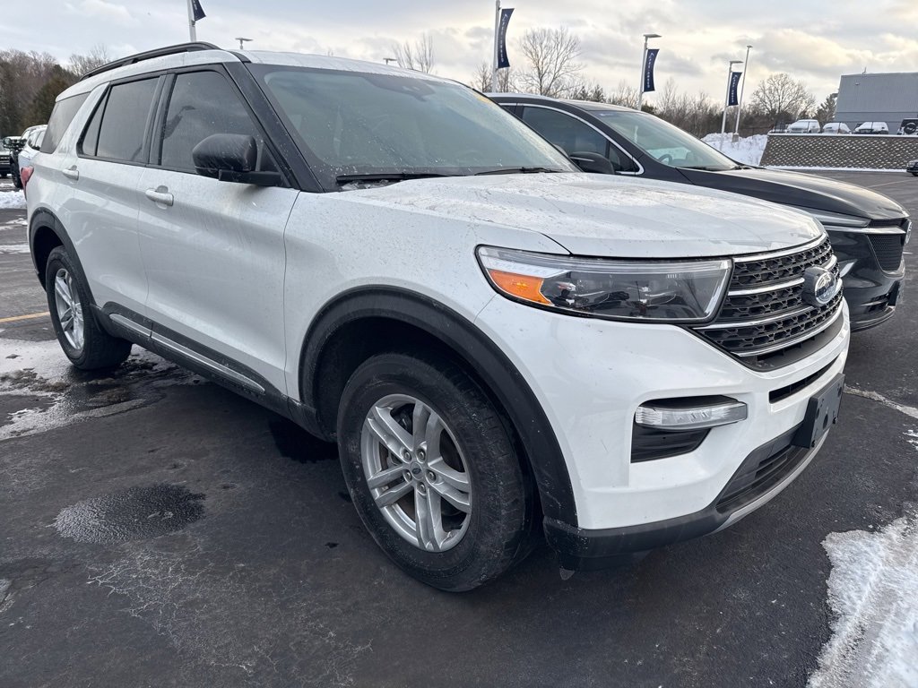 Certified 2022 Ford Explorer XLT w/ Equipment Group 202A image 2