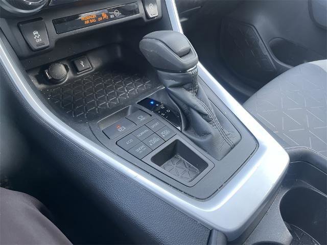 Used 2021 Toyota RAV4 XLE image 31
