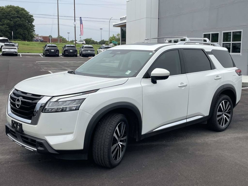 Used 2023 Nissan Pathfinder Platinum w/ Cargo Package FWD image 7