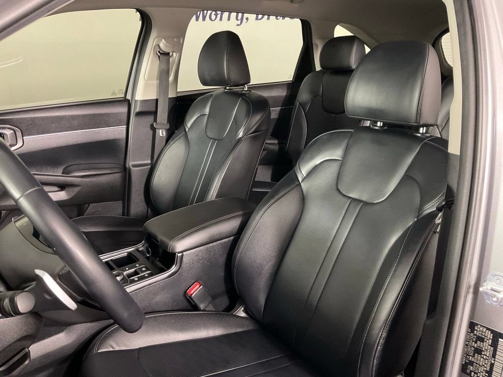 Used 2025 Kia Sorento EX AWD/4WD image 14