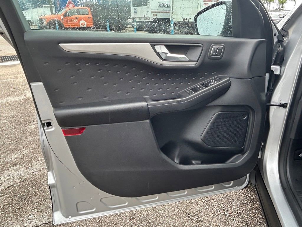 Certified 2020 Ford Escape SEL FWD image 35