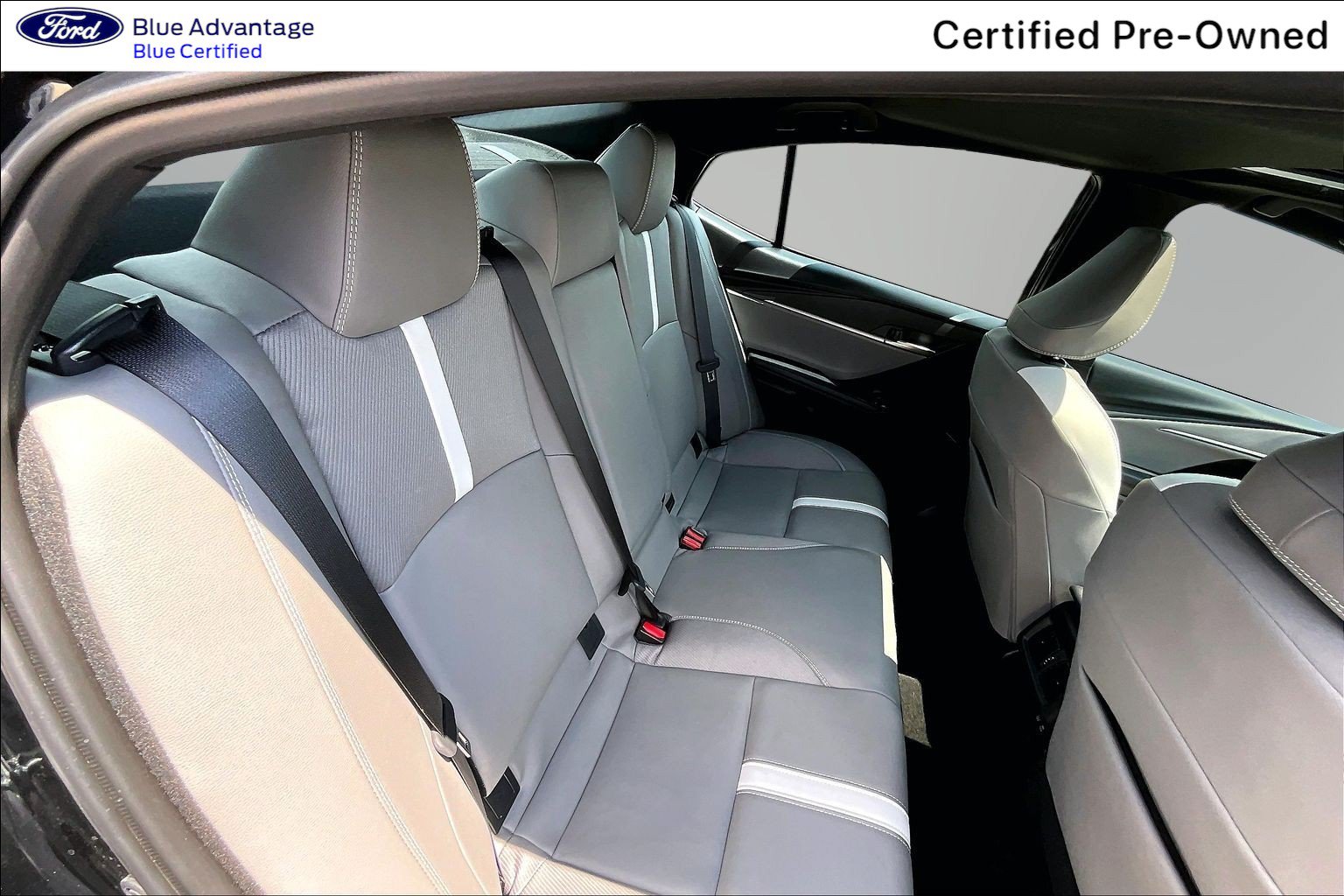 Used 2025 Toyota Camry SE w/ Convenience Package FWD image 17