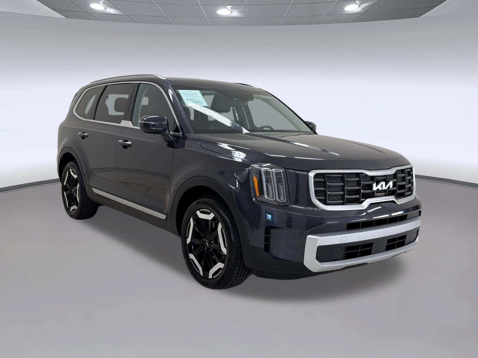 Used 2025 Kia Telluride S FWD image 7