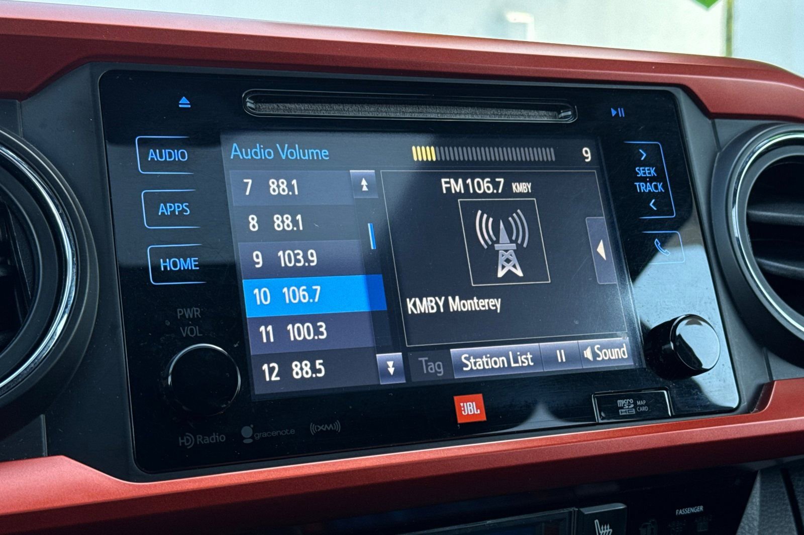 Used 2017 Toyota Tacoma TRD Off-Road AWD/4WD image 18