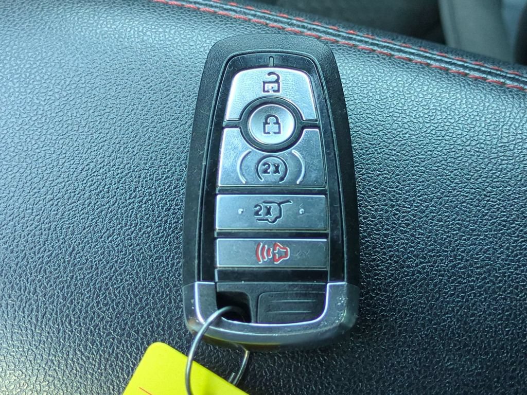 Certified 2025 Ford Escape ST-Line Select AWD/4WD image 31