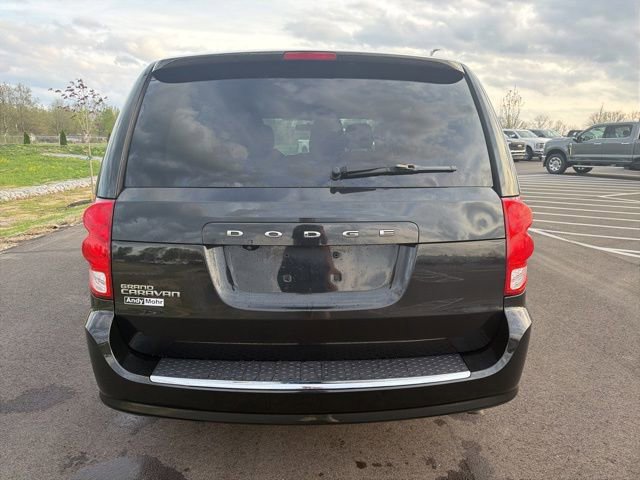 Used 2018 Dodge Grand Caravan SE FWD image 4