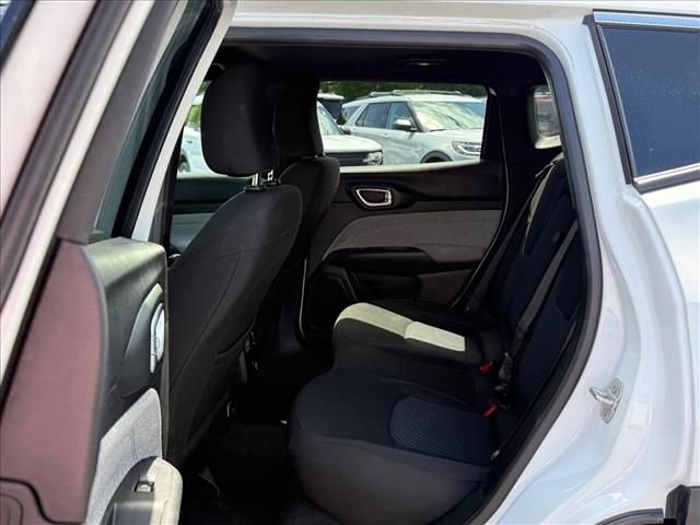 Used 2023 Jeep Compass Sport AWD/4WD image 14