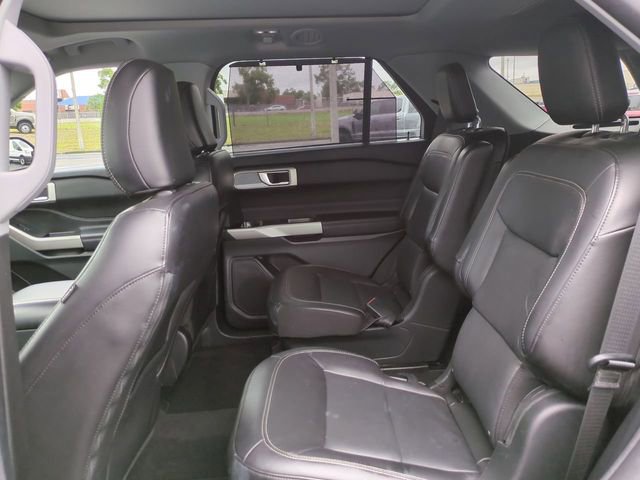 Certified 2022 Ford Explorer Limited w/ Equipment Group 301A image 17