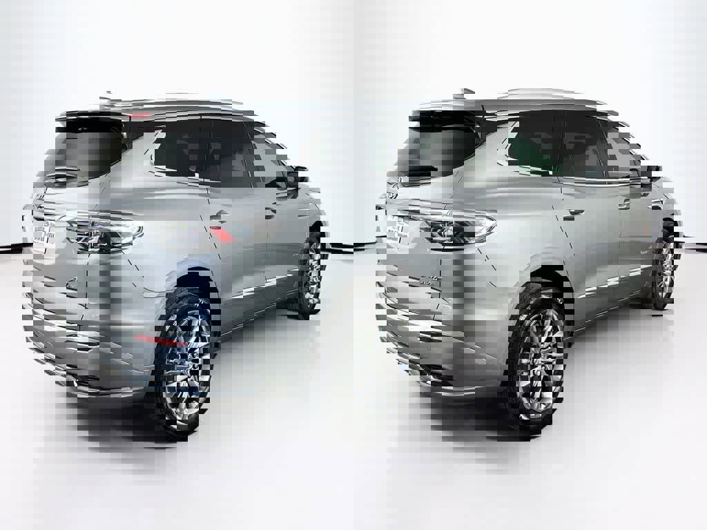 Used 2023 Buick Enclave Avenir w/ Avenir Technology Package AWD/4WD image 5