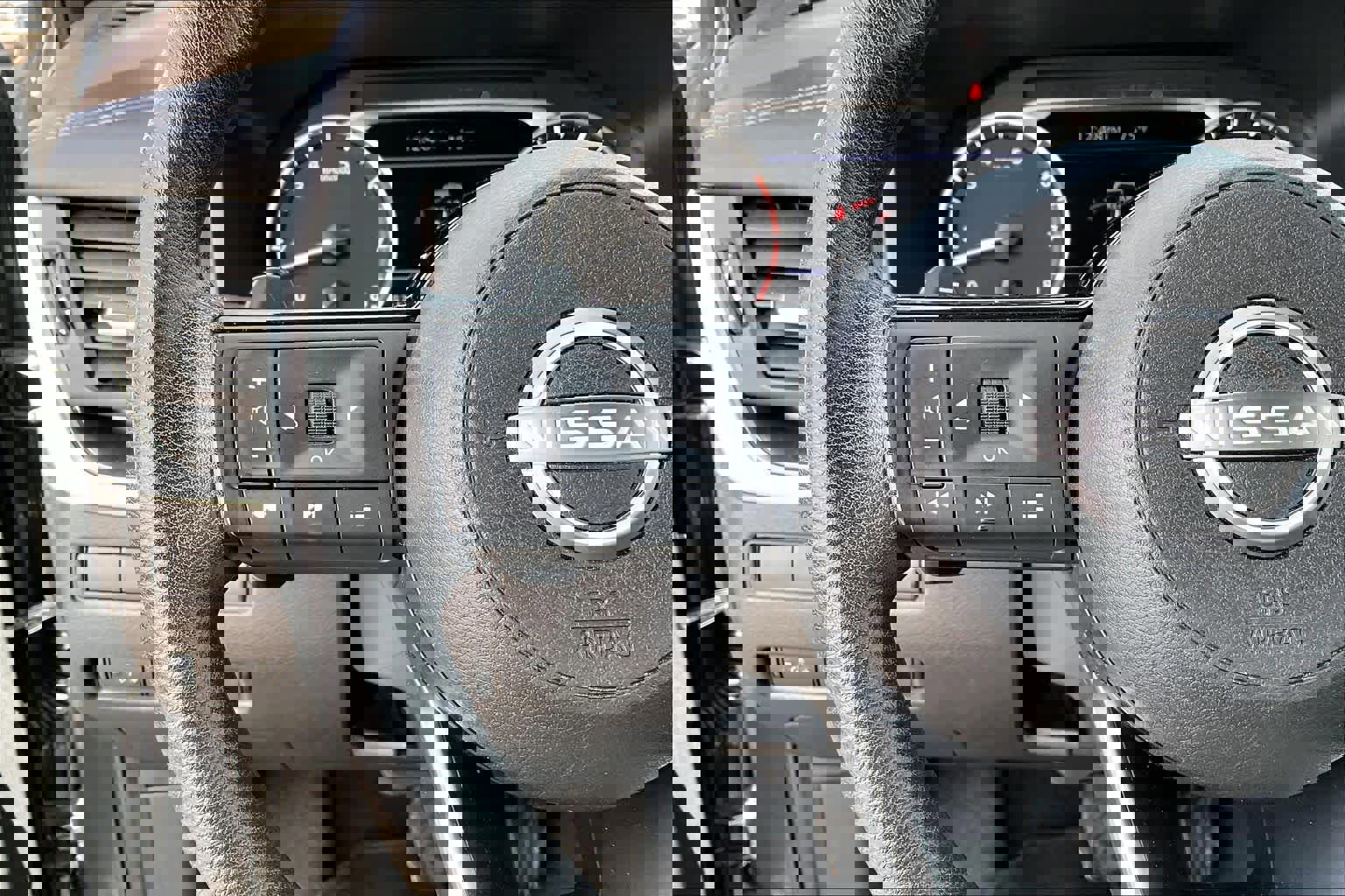 Used 2023 Nissan Rogue SV image 23