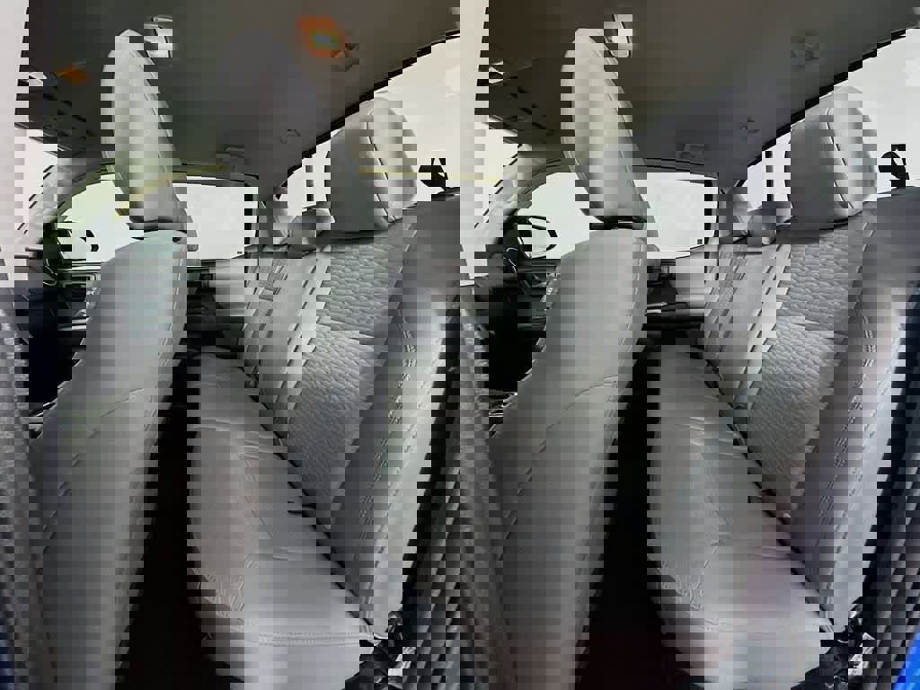 Used 2018 Toyota Tacoma SR5 image 16